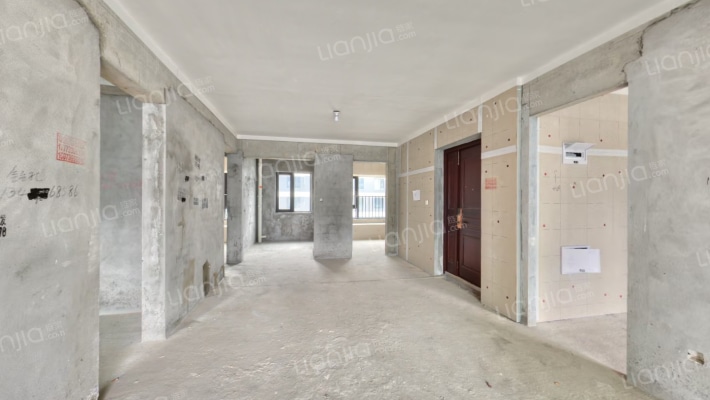 红星天铂二手房实景图