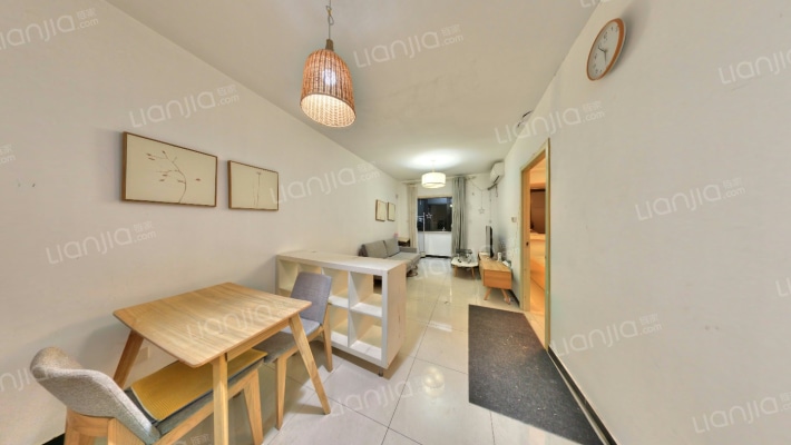 世华龙樾一期西区二手房实景图