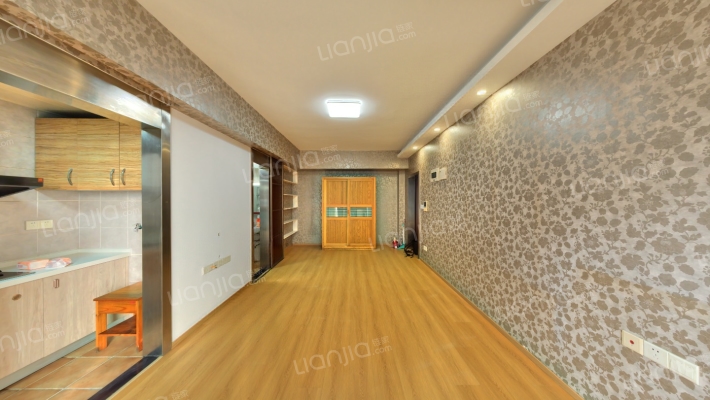 财信城市国际二手房实景图