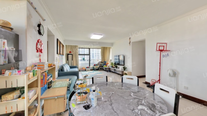 高尔夫国际花园二手房实景图