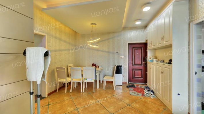 富州新城D街区二手房实景图