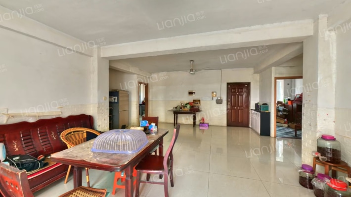 洞山佳苑二手房实景图