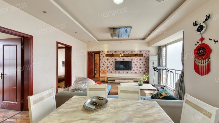 东域龙湾一期二手房实景图