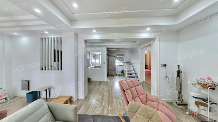 胜地名苑西区二手房实景图