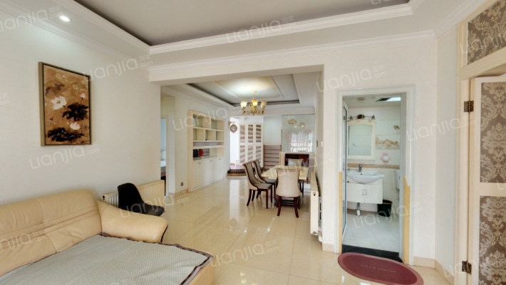 泊爱蓝湾二手房实景图