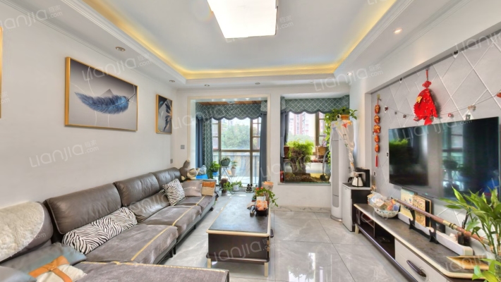 东骏湖景湾二手房实景图