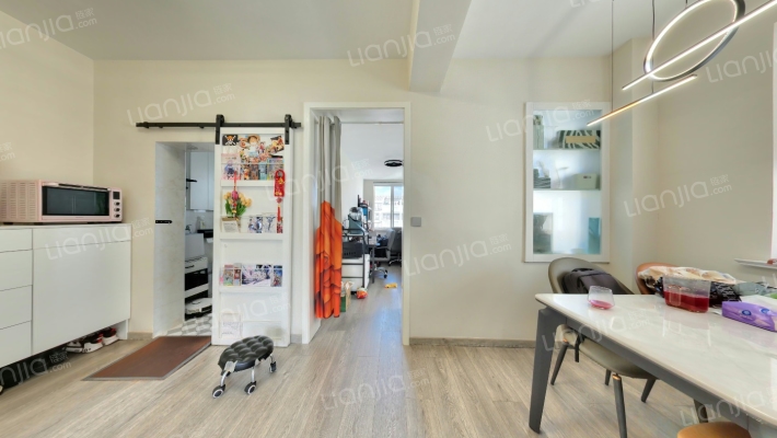 巴里新村二手房实景图