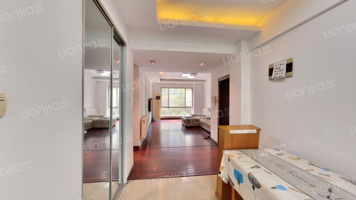 蓝山国际公寓二手房实景图