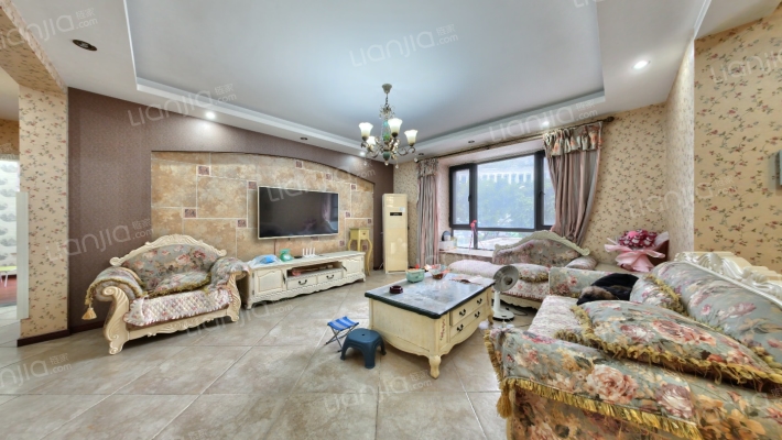 翡翠城三期二手房实景图