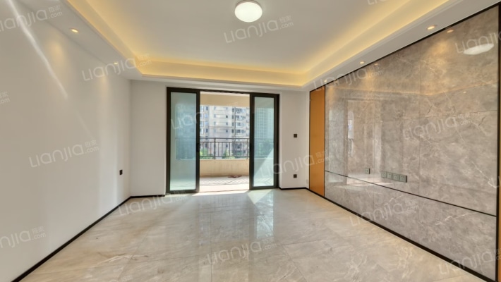 长房雍景湾二手房实景图