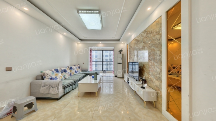 新蓝钻C区二手房实景图