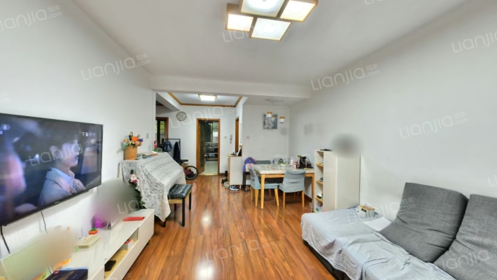 海德公寓二手房实景图