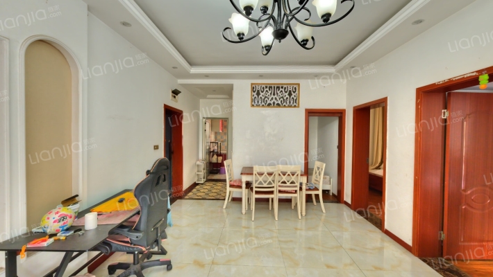 金碧园小区二手房实景图