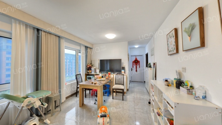 翡翠公园一期二手房实景图