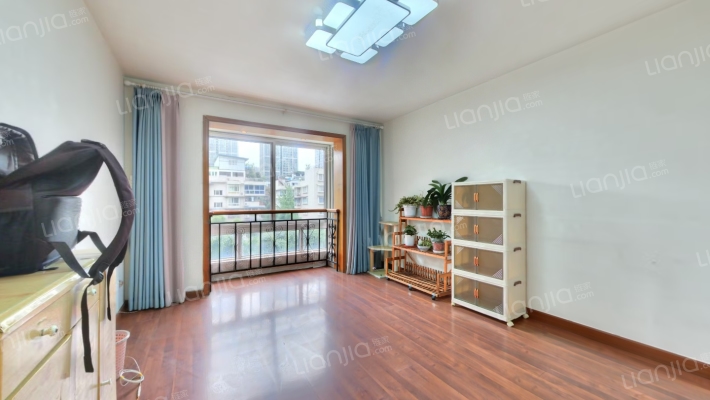 水岸花园二手房实景图