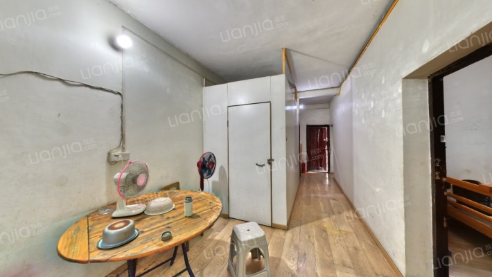 江边村二手房实景图