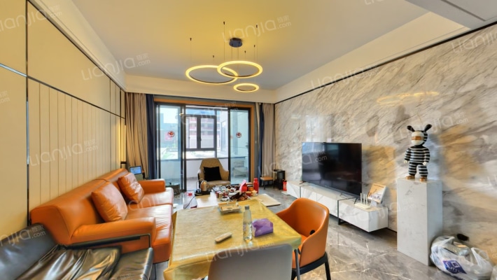 东方红梅溪枫林二手房实景图