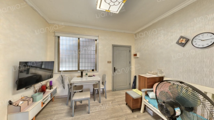 威远市场综合楼二手房实景图