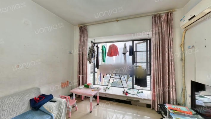 皇后国际二手房实景图