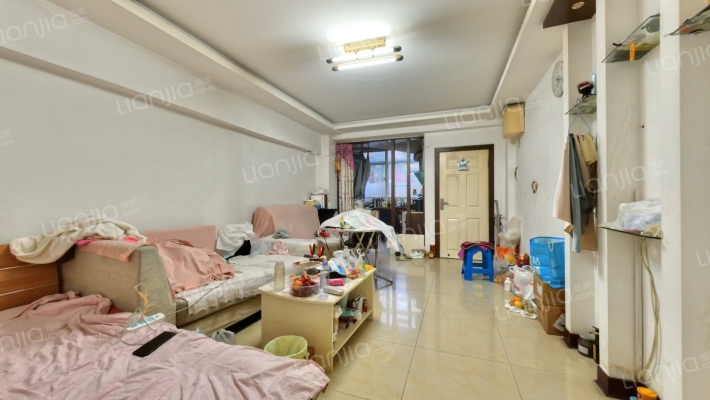 建大三小区二手房实景图