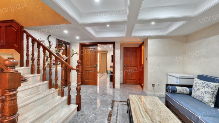 名湖豪庭珑御二手房实景图