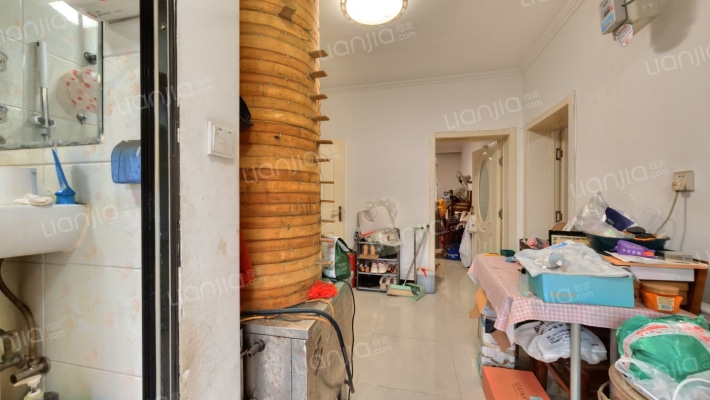 荣工街二手房实景图