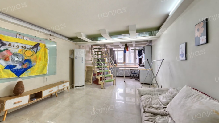 彩世界二手房实景图