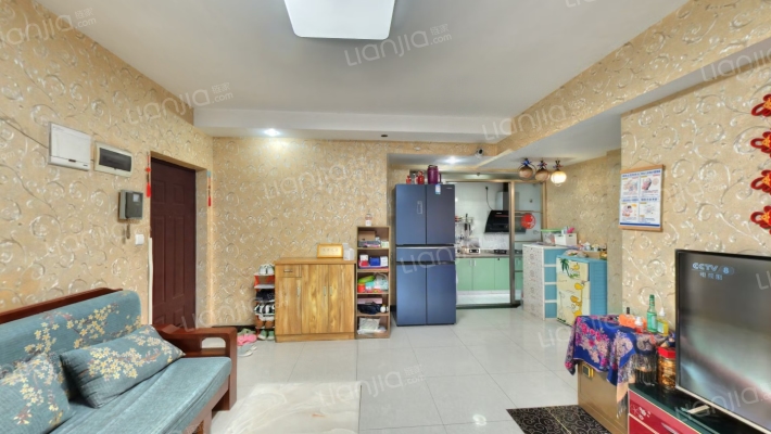 前卫江畔二手房实景图