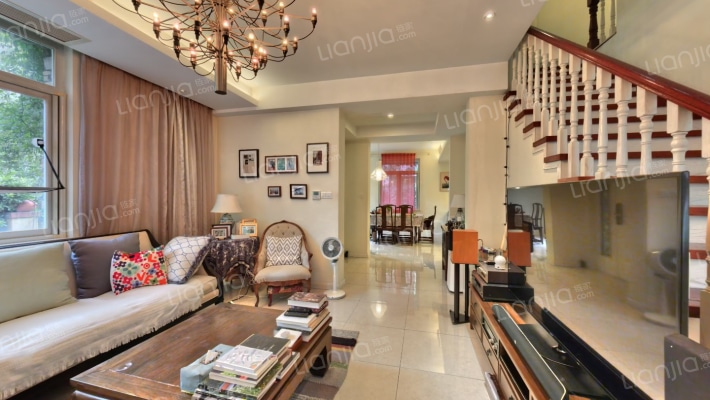 玛斯兰德桃子街区二手房实景图