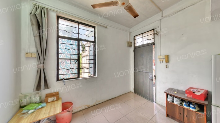 石化生活区二手房实景图