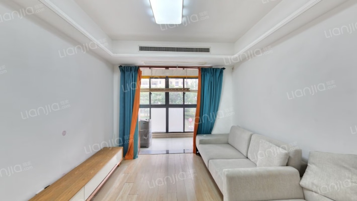 卓越景枫蔚蓝郡二手房实景图