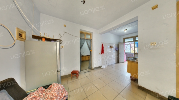 新郑路197号院二手房实景图