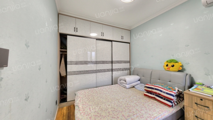 五湖名邸西区二手房实景图