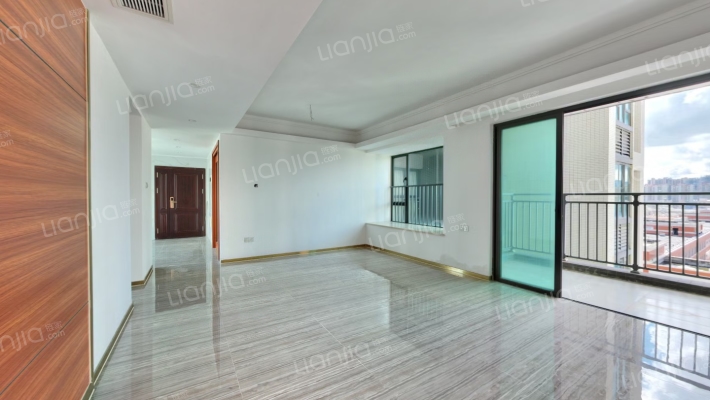 世汇蓝天二手房实景图