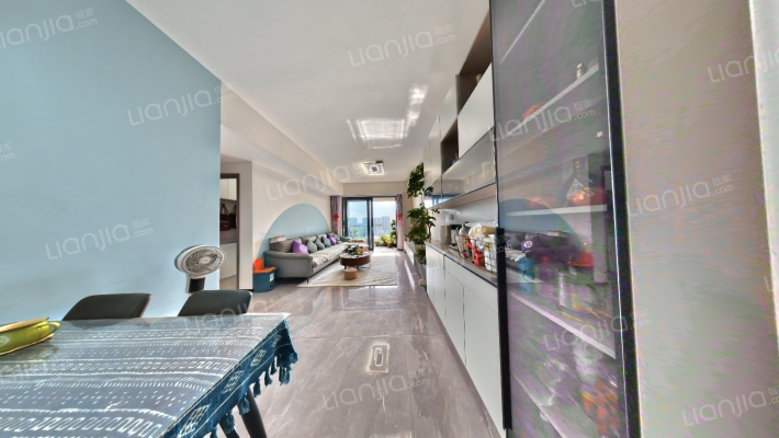 港骏轩二手房实景图