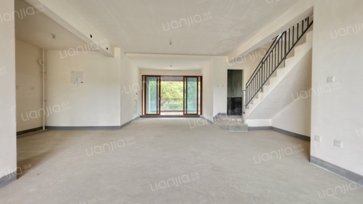 麓湖生态城香林堤二手房实景图