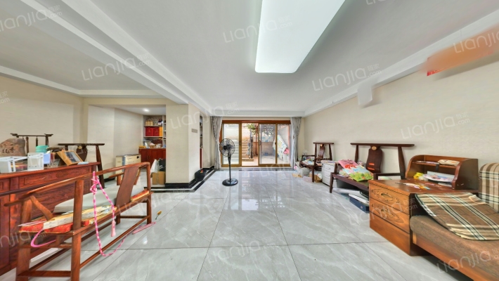 路易庄园二手房实景图