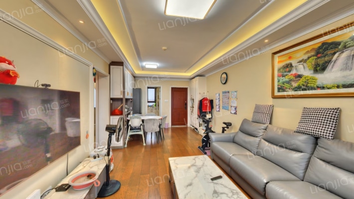 青特小镇E区二手房实景图