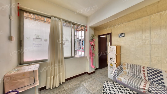 奇星药厂宿舍二手房实景图