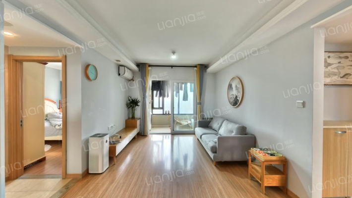 万科大都会铂悦苑二手房实景图