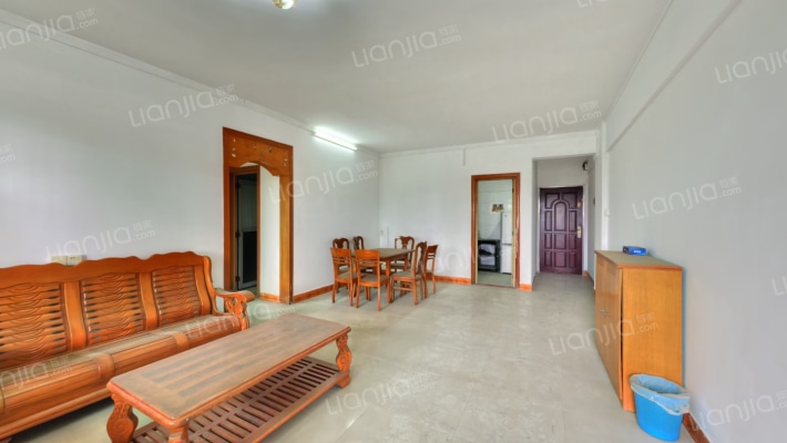 鸿成雅园二手房实景图