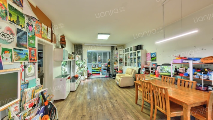 江郊庭院二手房实景图