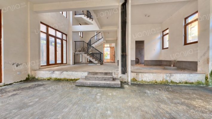 麓山国际长岛二手房实景图