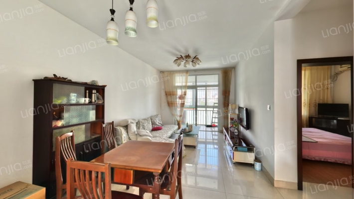 成青小区二手房实景图