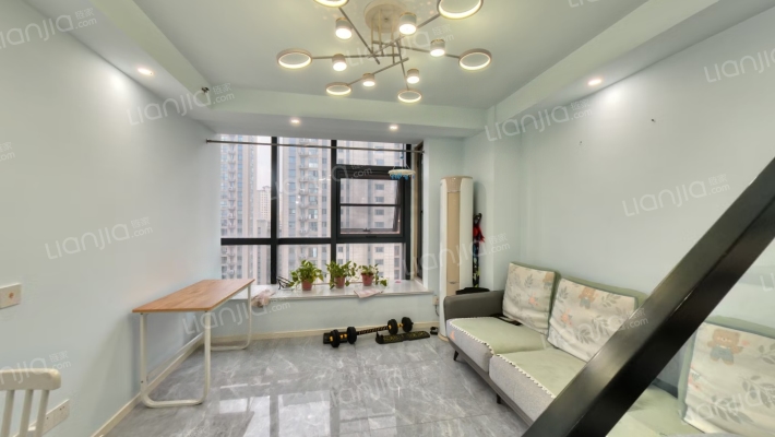 荣盛国际广场二手房实景图