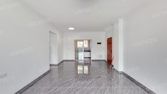 世代豪苑雅居二手房实景图