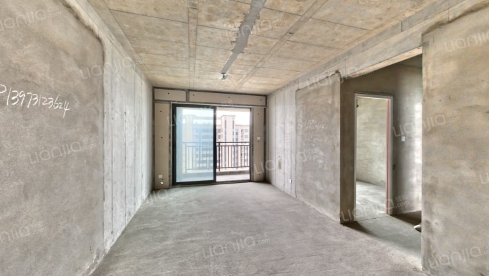 日盛湖湘锦苑二手房实景图