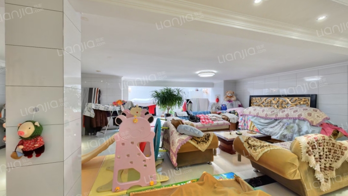 中旅蓝爵二手房实景图