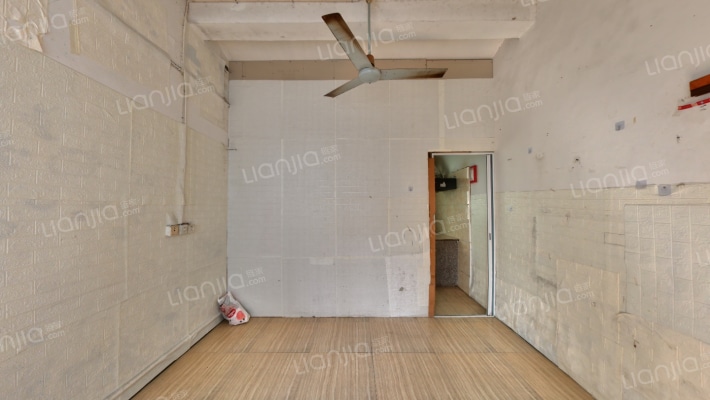 石桥村施家二手房实景图