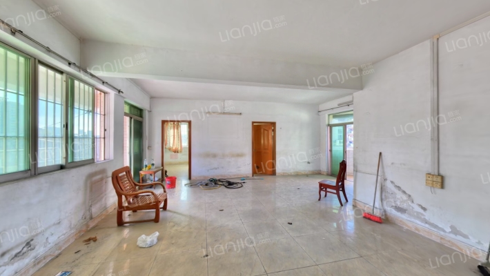 怡华苑二手房实景图